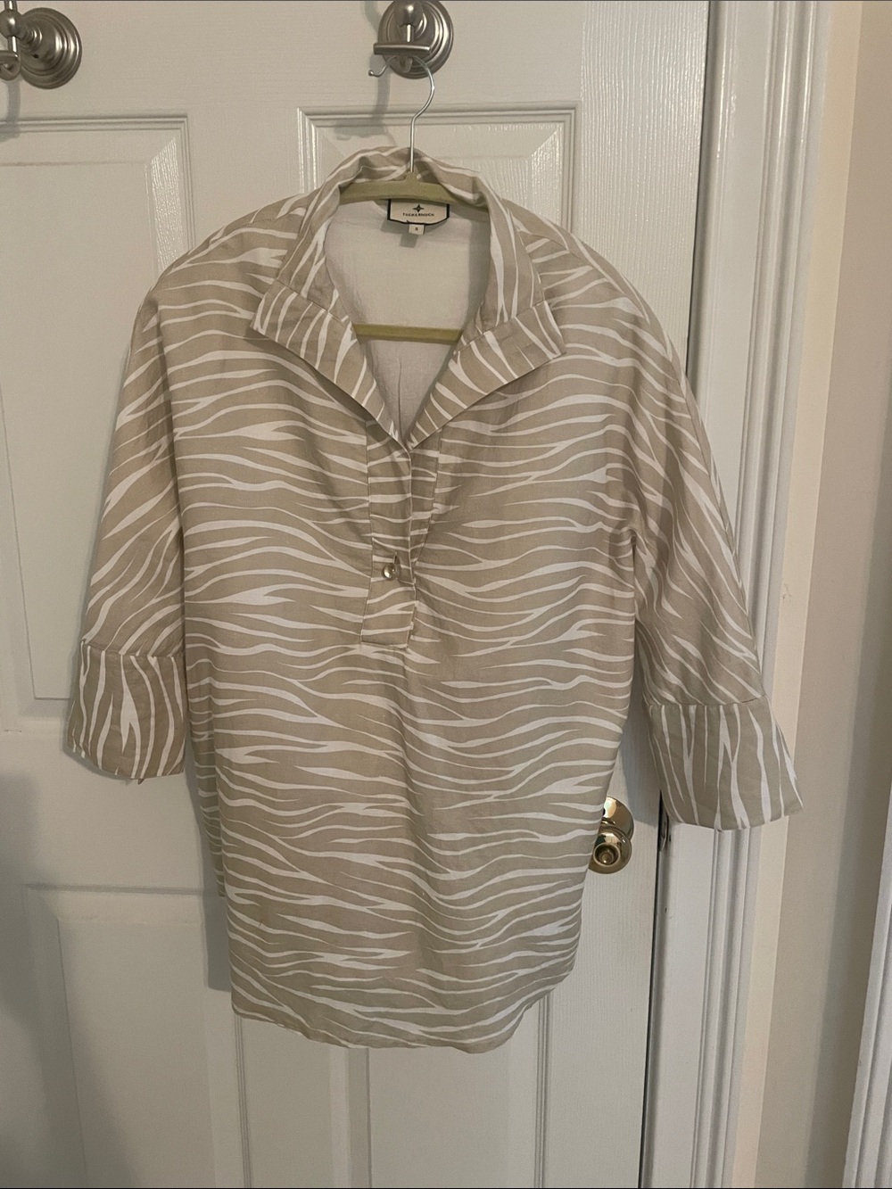 Tuckernuck Beige & White Zebra-Print Pullover Tunic
